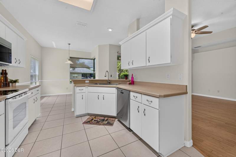 3 bedroom Single Family Residence at 12 Old Creek Circle, Ormond Lakes, Ormond Beach — photo 4