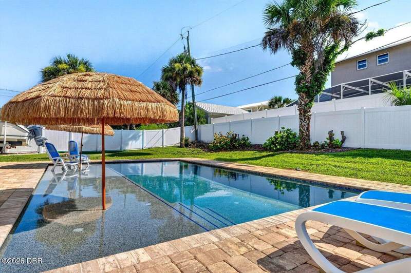 4 bedroom Single Family Residence at 4717 S Atlantic Avenue, Not In Subdivision, New Smyrna Beach — photo 3