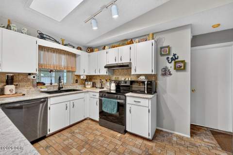 2956 Bristol Lane, South Daytona FL - photo 9 of 37