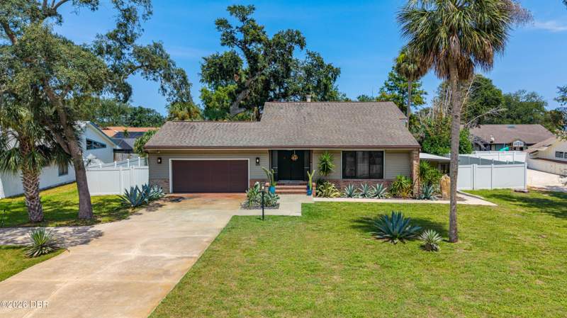 4 bedroom Single Family Residence at 1419 N Beach Street, Oak Forest, Ormond Beach — photo 2