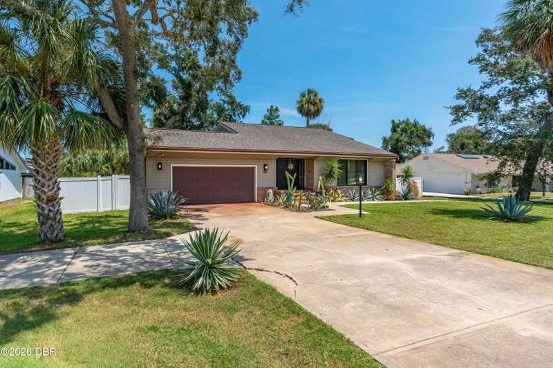 4 bedroom Single Family Residence at 1419 N Beach Street, Oak Forest, Ormond Beach — photo 4