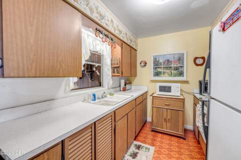 1160 Pineview Drive, Daytona Beach FL - photo 11 of 45
