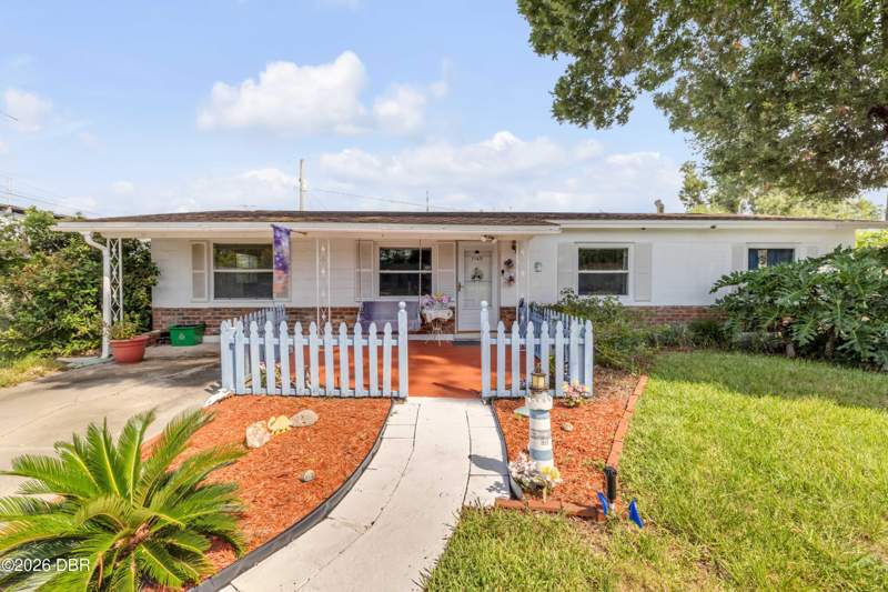 4 bedroom Single Family Residence at 1160 Pineview Drive, Tropical Park, Daytona Beach — photo 2