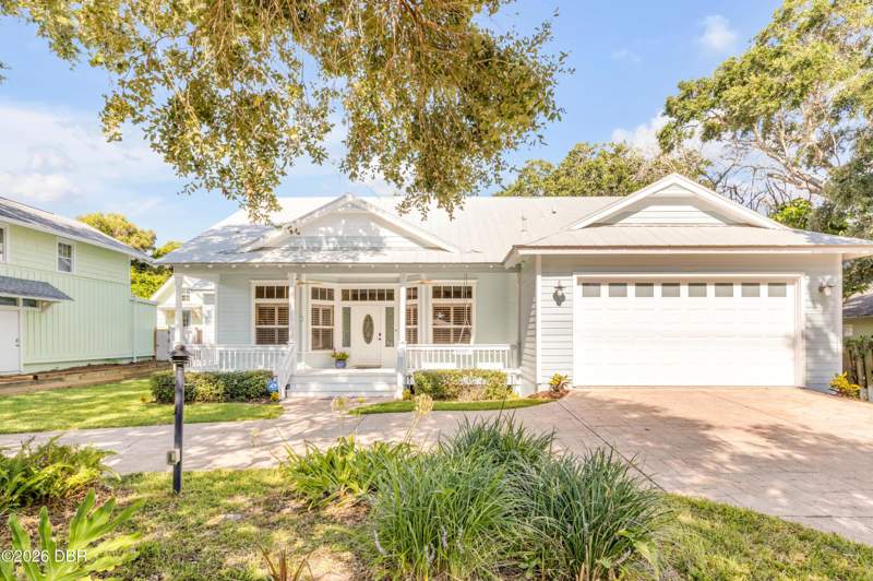 3 bedroom Single Family Residence at 410 S Peninsula Avenue, Not on the List, New Smyrna Beach — photo 2