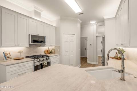 410 S Peninsula Avenue, New Smyrna Beach FL - photo 19 of 51