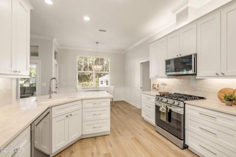 410 S Peninsula Avenue, New Smyrna Beach FL - photo 17 of 51