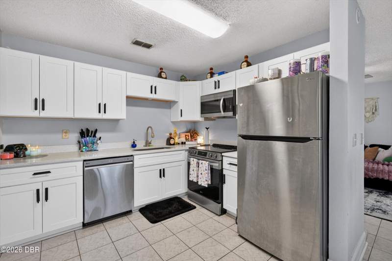 2 bedroom Condominium at 1601 Big Tree Road #104, Yorktowne Estates, Daytona Beach — photo 3