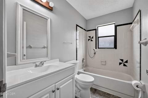2932 Pine Tree Drive, Edgewater FL - photo 12 of 31