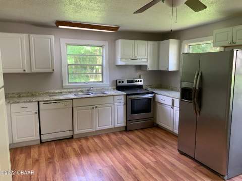 242 S Kentucky Avenue, DeLand FL - photo 6 of 23