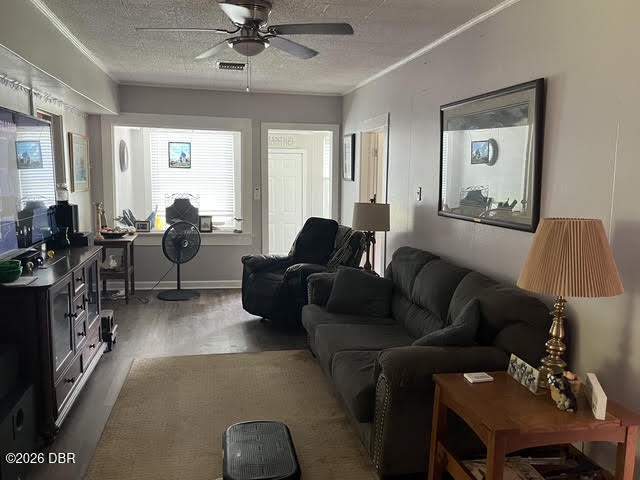 3 bedroom Single Family Residence at 242 S Kentucky Avenue, DeLand, DeLand — photo 5