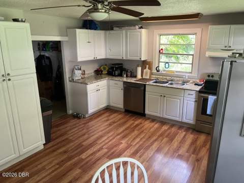 242 S Kentucky Avenue, DeLand FL - photo 7 of 23