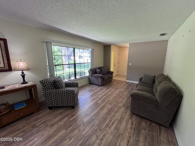 3 bedroom Single Family Residence at 2117 Yorkshire Drive, DeLand, DeLand — photo 4