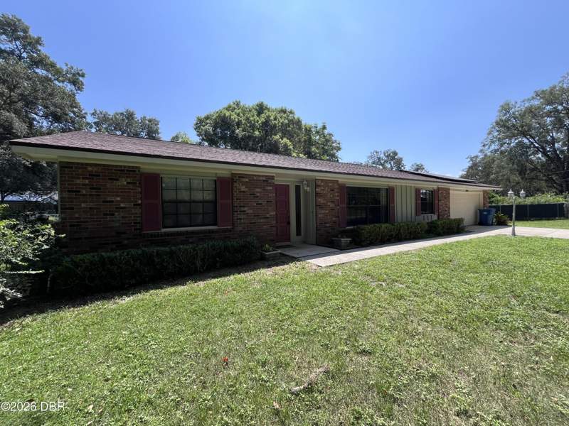 3 bedroom Single Family Residence at 2117 Yorkshire Drive, DeLand, DeLand — photo 2