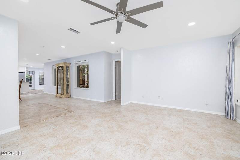 3 bedroom Single Family Residence at 6179 Yellowstone Drive, Riverwood Plantation, Port Orange — photo 3