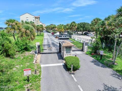 544 Marina Point Drive #44, Daytona Beach FL - photo 6 of 46