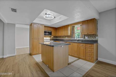 169 Leisure Circle, Port Orange FL - photo 12 of 33