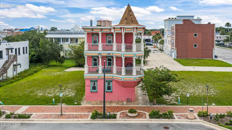 3 bedroom Single Family Residence at 143 Magnolia Avenue, William Square, Daytona Beach — photo 4