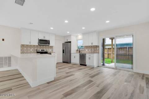2304 Travelers Palm Drive, Edgewater FL - photo 8 of 31