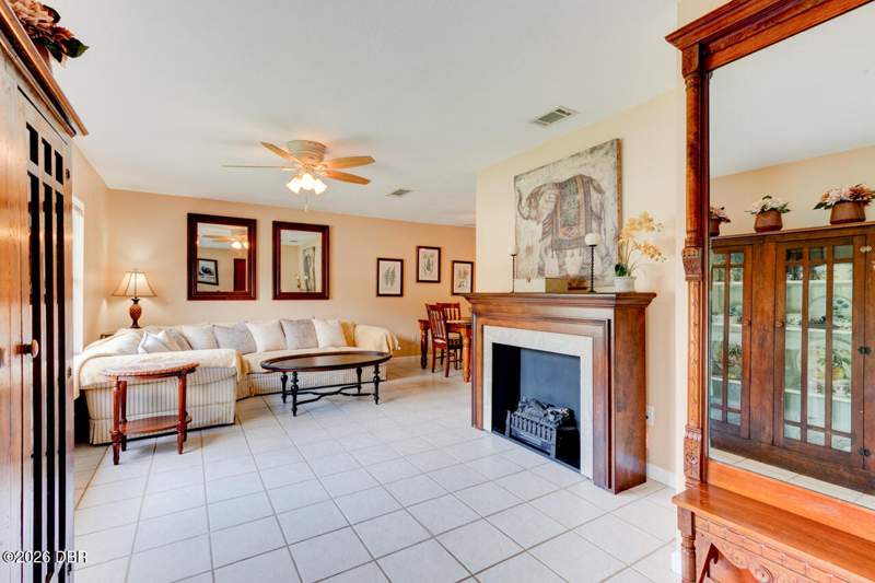 3 bedroom Single Family Residence at 16 Laurel Oaks Circle, Laurel Oaks, Ormond Beach — photo 3