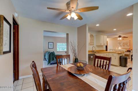 16 Laurel Oaks Circle, Ormond Beach FL - photo 8 of 42