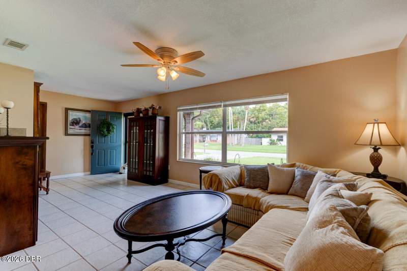 3 bedroom Single Family Residence at 16 Laurel Oaks Circle, Laurel Oaks, Ormond Beach — photo 5