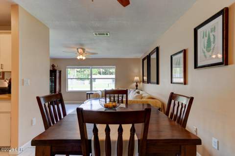 16 Laurel Oaks Circle, Ormond Beach FL - photo 7 of 42