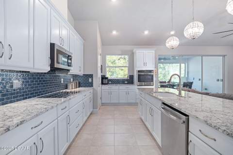 823 Creekwood Drive, Ormond Beach FL - photo 10 of 43