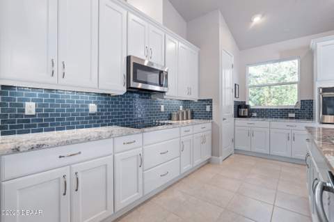 823 Creekwood Drive, Ormond Beach FL - photo 11 of 43
