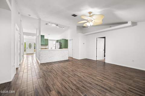 1031 E Walts Avenue, DeLand FL - photo 11 of 38