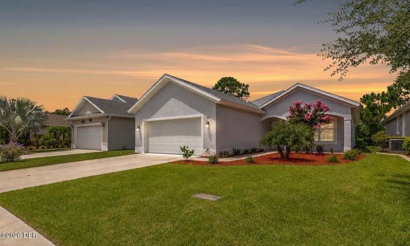 3 bedroom Single Family Residence at 242 Catriona Drive, Lpga, Daytona Beach — photo 2