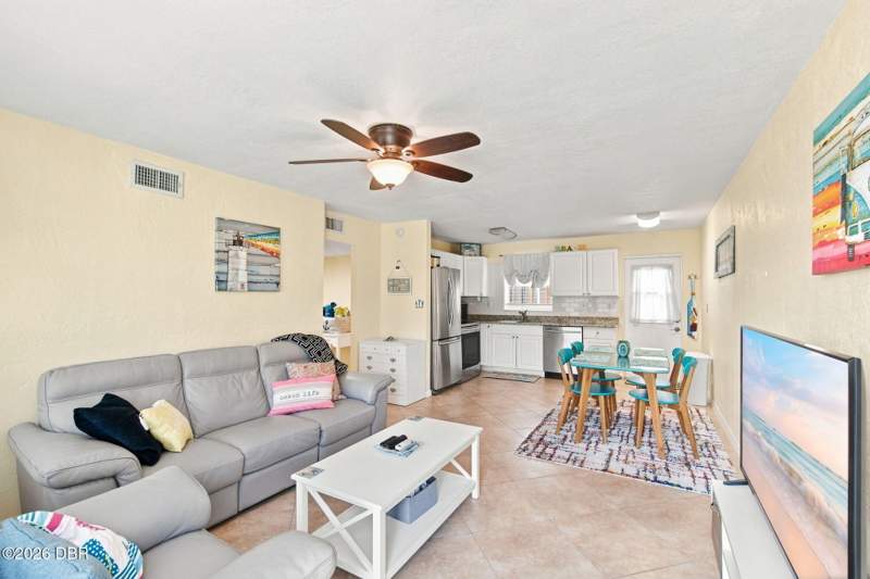 3 bedroom Single Family Residence at 414 Flushing Avenue, Atlantic Heights, Daytona Beach — photo 4