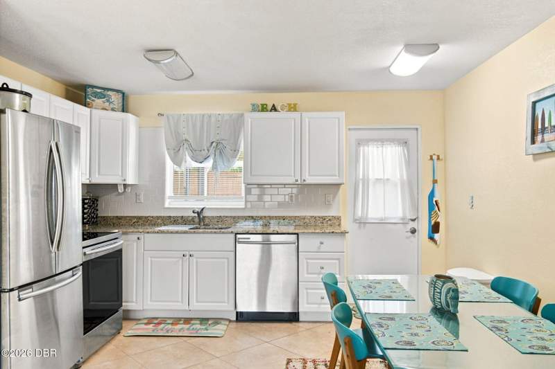 3 bedroom Single Family Residence at 414 Flushing Avenue, Atlantic Heights, Daytona Beach — photo 2