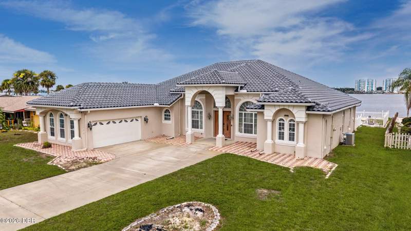 5 bedroom Single Family Residence at 399 Silver Beach Drive, Westward Park, Holly Hill — photo 3