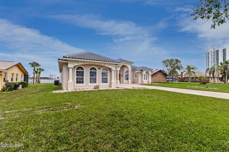 5 bedroom Single Family Residence at 399 Silver Beach Drive, Westward Park, Holly Hill — photo 4