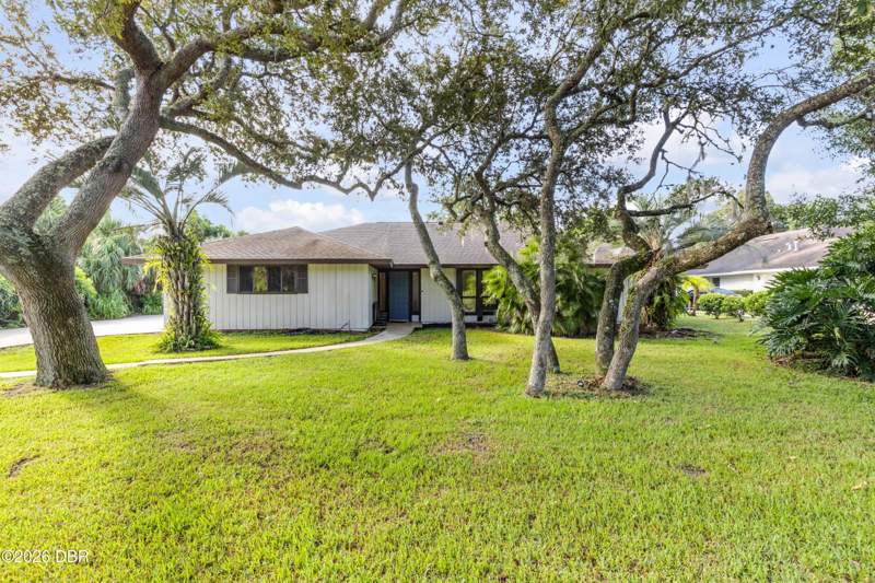 3 bedroom Single Family Residence at 530 Club House Boulevard, Sugar Mill Country Club Estates, New Smyrna Beach — photo 1