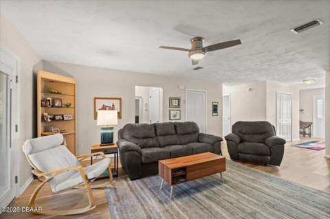 100 Kingbird Circle #1040, Daytona Beach FL - photo 7 of 38