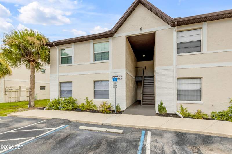 2 bedroom Condominium at 430 Banana Cay Drive #A, Bristol Bay Condo The, South Daytona — photo 2