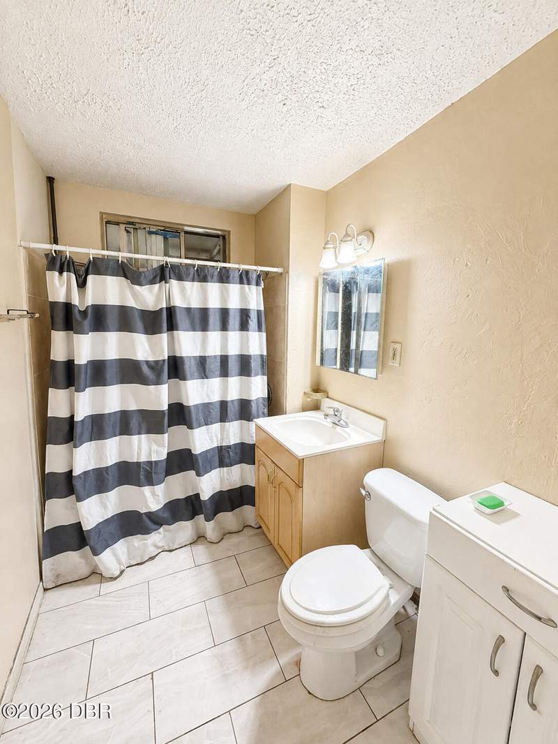 3 bedroom Single Family Residence at 202 Shady Place, Rowladers, Daytona Beach — photo 3