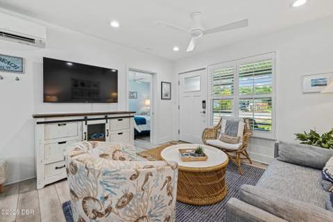 839 E 10th Avenue, New Smyrna Beach FL - photo 7 of 54