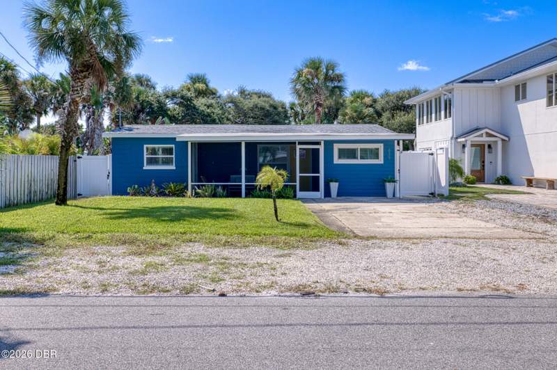 3 bedroom Single Family Residence at 839 E 10th Avenue, New Smyrna Beach, New Smyrna Beach — photo 2