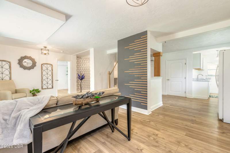 4 bedroom Single Family Residence at 934 N Halifax Avenue, Daytona Beach, Daytona Beach — photo 3