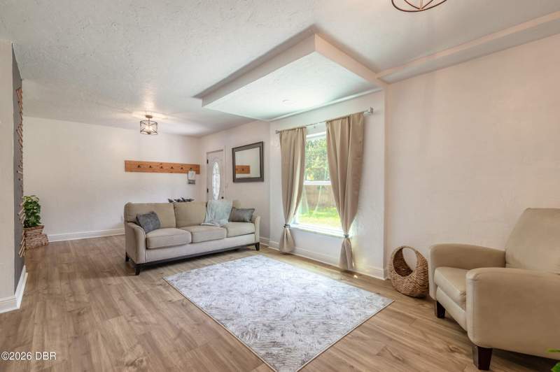 4 bedroom Single Family Residence at 934 N Halifax Avenue, Daytona Beach, Daytona Beach — photo 5