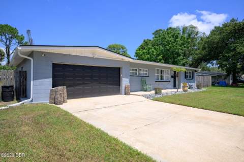 215 Cumberland Avenue, Ormond Beach FL - photo 6 of 41