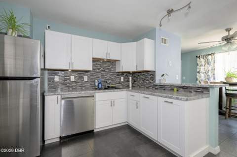 215 Cumberland Avenue, Ormond Beach FL - photo 11 of 41
