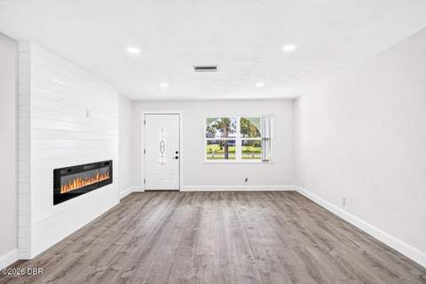 5464 Riverside Drive, Port Orange FL - photo 15 of 52