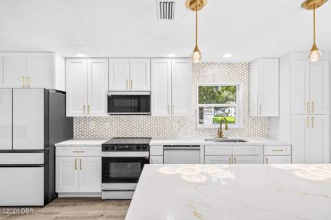 5464 Riverside Drive, Port Orange FL - photo 19 of 52