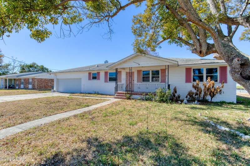 3 bedroom Single Family Residence at 884 E Coquina Drive, Coquina Lake, Daytona Beach — photo 3