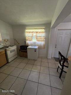 2 bedroom Single Family Residence at 606 Holmes Avenue, Sunnyland Park, Daytona Beach — photo 4