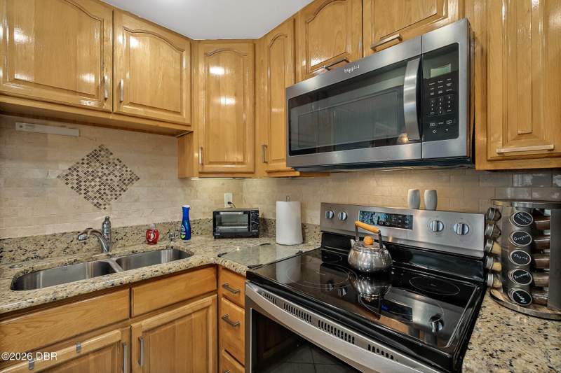 1 bedroom Condominium at 2947 S Atlantic Avenue #302, Oceans Seven Condo, Daytona Beach Shores — photo 4
