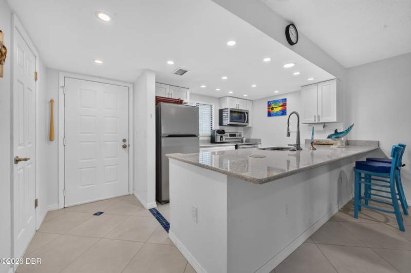 1 bedroom Condominium at 944 S Peninsula Drive #406, Pier Forty-Three, Daytona Beach — photo 4